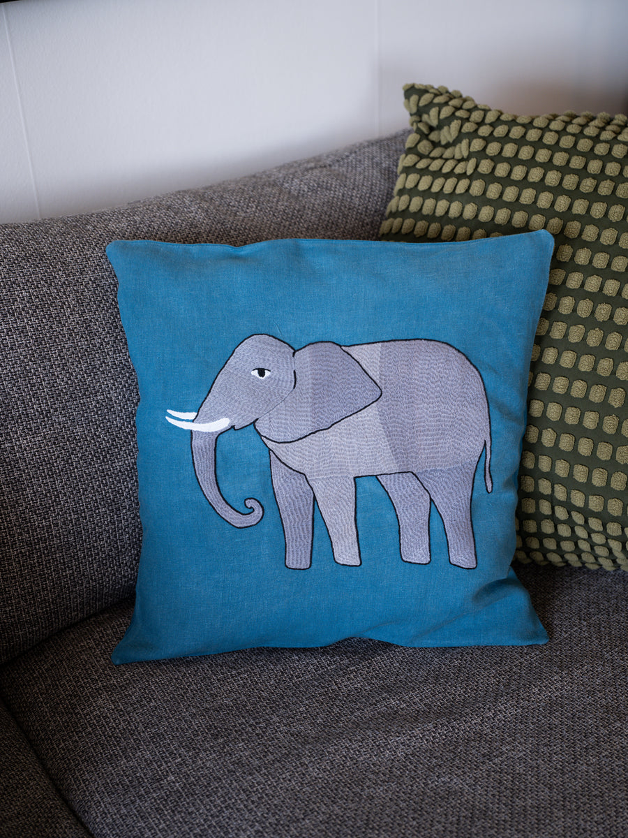 Pillows with elephants on them outlet